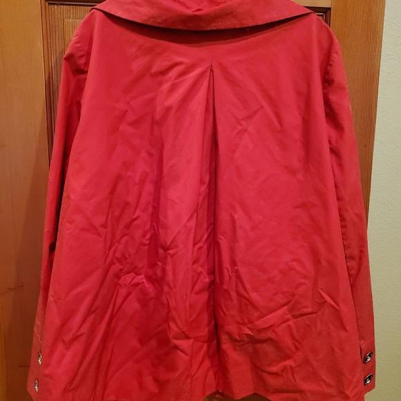 Jones New York Raincoat, red with polka-dot interior - Picture 3 of 3